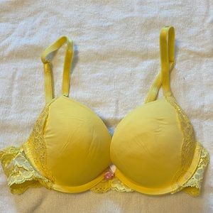 NWT Victoria’s Secret Dream Angels push up bra 34A yellow with lace wings